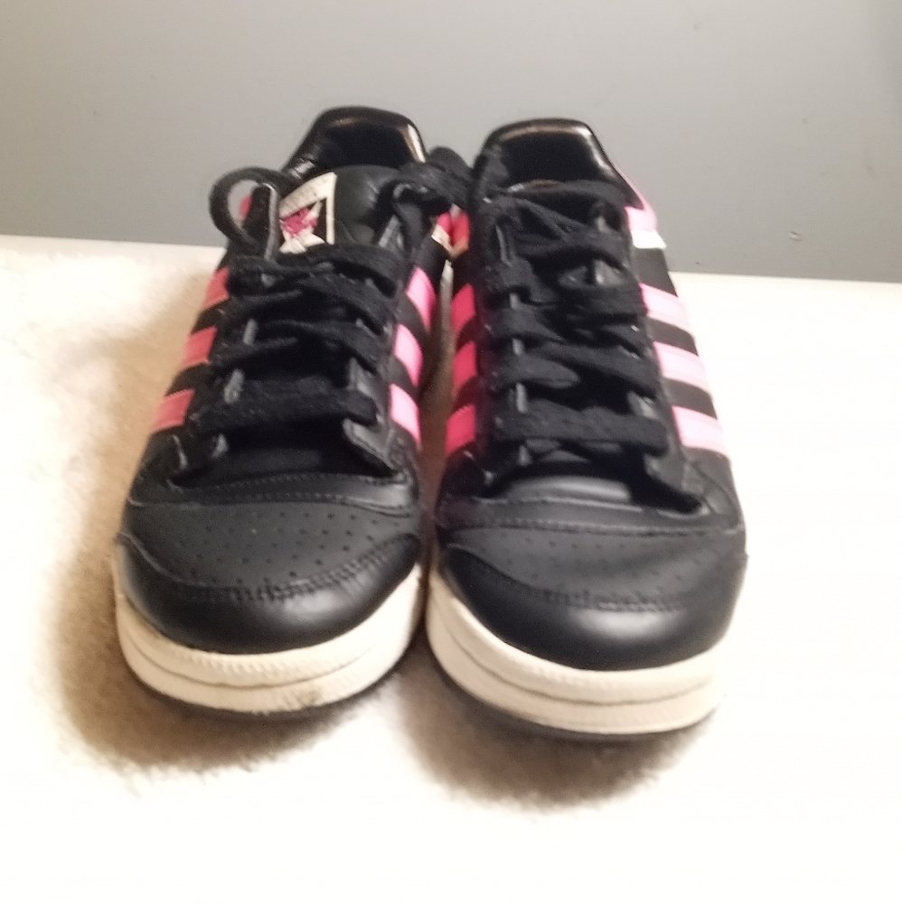 Womens Pink/Black Adidas Pre-owned Size 6.5